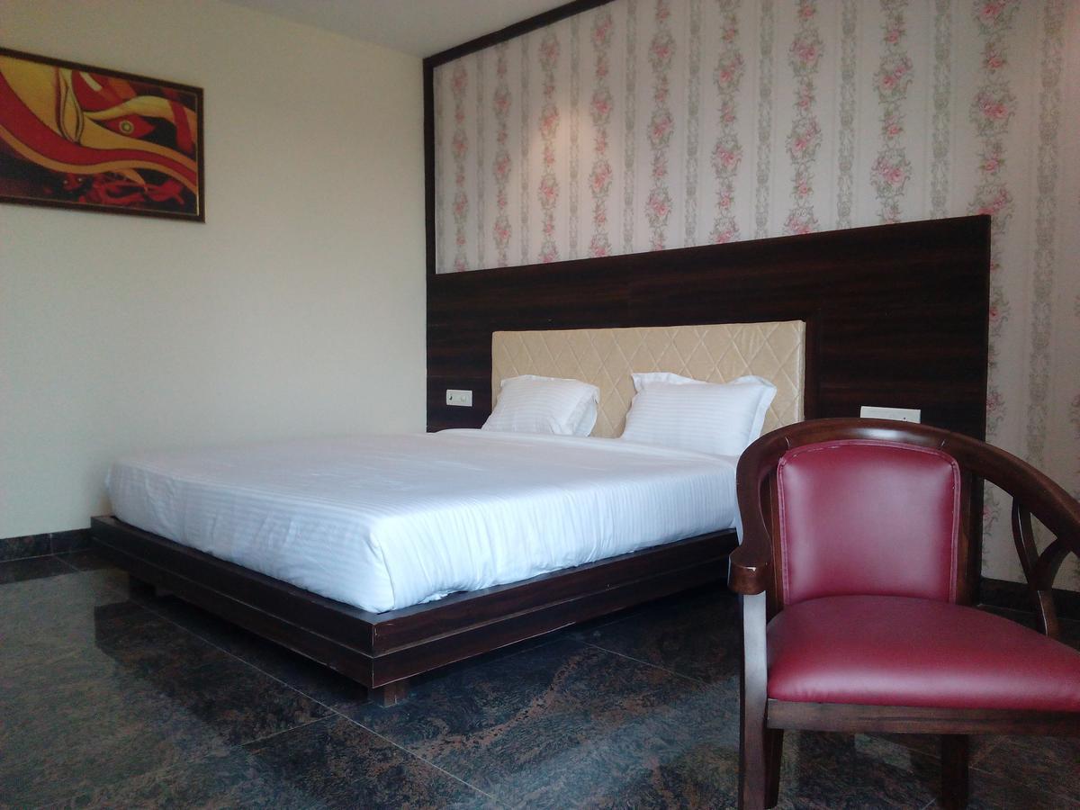 Rewa Residency Hotel Luaran gambar